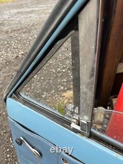 Ford Lotus Cortina MK2 GT Spec Pair Front 2 Door Door Complete Glass / Handles