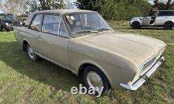 Ford Cortina Mk2 <br/> 

<br/>Translation: Ford Cortina Mk2