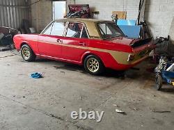 Voiture de route/piste Ford Mk2 Cortina V6